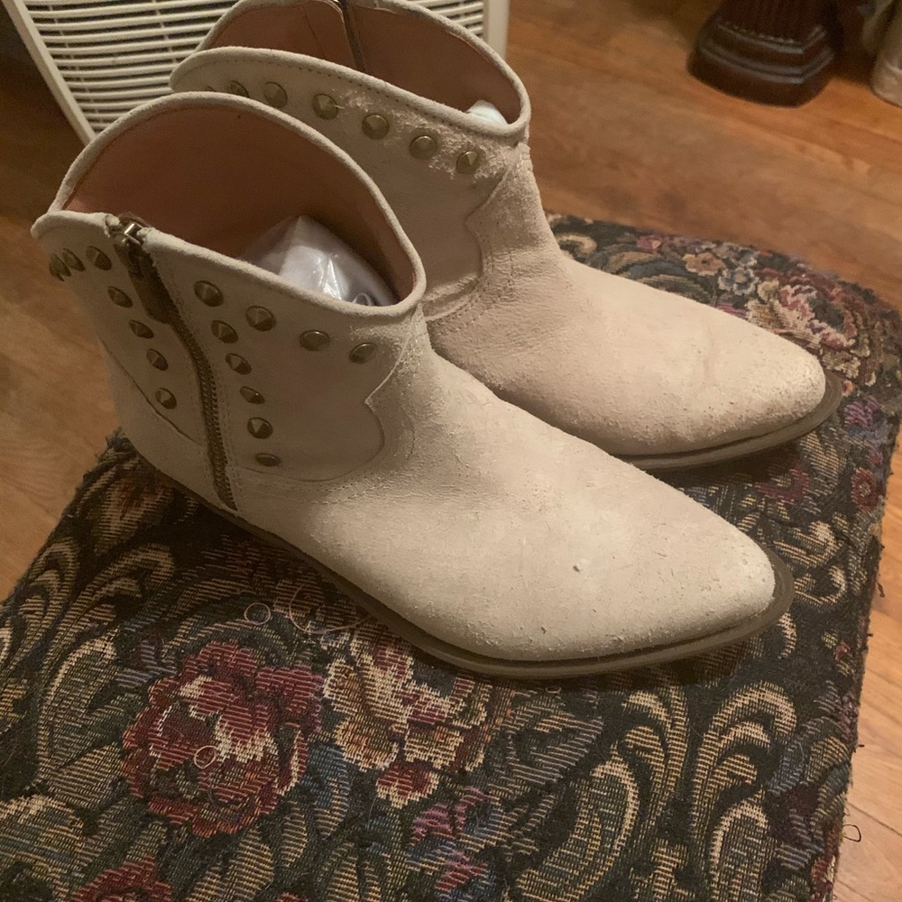 Women’s boots
